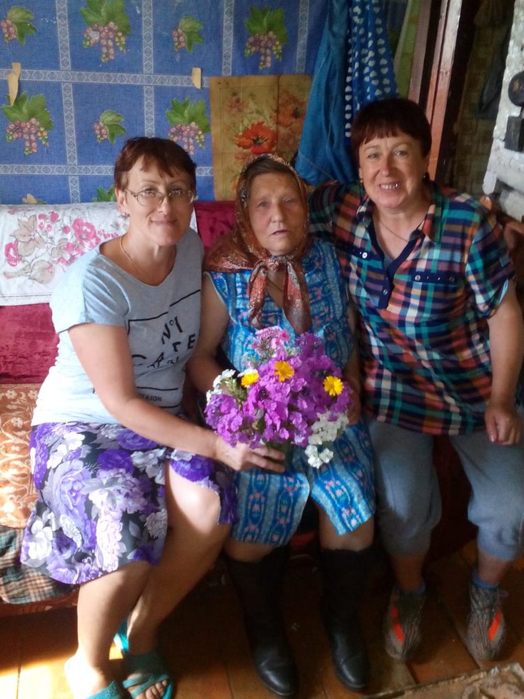 Серебряными волонтерами проведено мероприятие, по поздравлению с 80 летним юбилеем со дня рождения  Петровой Натальи Кузьминичны.