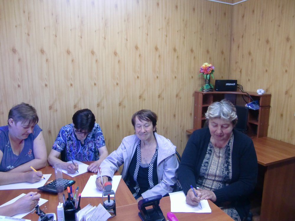 Состоялись занятия в школе социально-бытовой адаптации и реабилитации при СОГБУ "Новодугинский КЦСОН"