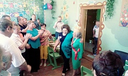Серебряными волонтерами проведено мероприятие, по поздравлению с 80 летним юбилеем со дня рождения  Ширяевой Раисы Ивановны