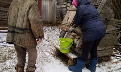 Серебряными волонтерами организовано мероприятие по оказанию социально-бытовой помощи нуждающимся гражданам пожилого возраста