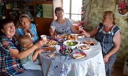 Серебряными волонтерами проведено мероприятие, по поздравлению с 80 летним юбилеем со дня рождения  Петровой Натальи Кузьминичны.