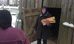 Серебряными волонтерами проведена акция по оказанию социально-бытовой помощи одиноким гражданам пожилого возраста
